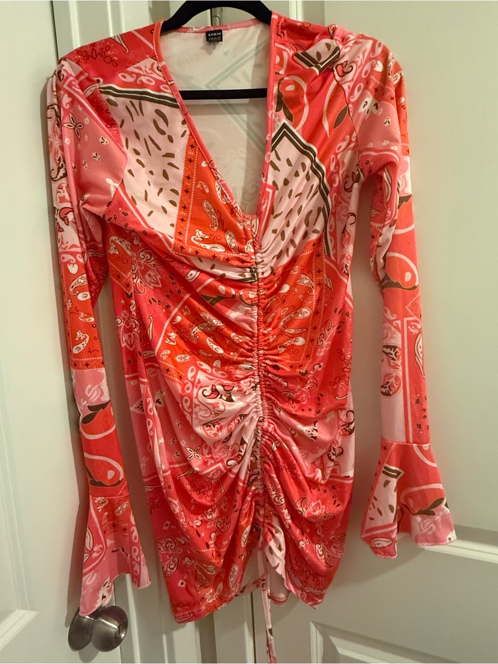 SHEIN Coral Pink & Red Paisley Ruched V-Neck Mini Dress